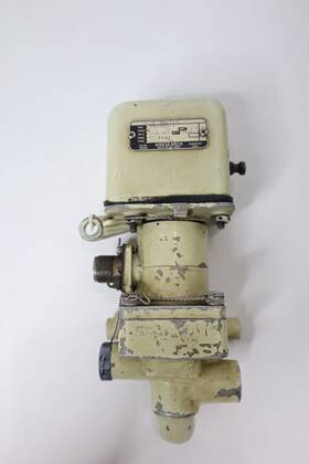 394230-4-1 Airesearch Solenoid Valve 394230-4-1 Airesearch Solenoid Valve