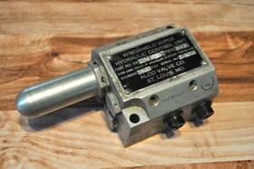 Xw2069-3 Alco Xw2069-2 Hydraulic Aircraft Windshield Wiper Control P/n