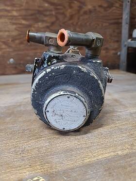 A513-da Aro Equipment Vacuum Pump Beech Cessna Pn