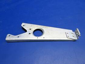 95-940000-43 Beech D95a Travel Air Lh Engine Controls Bracket P/n 0326-918