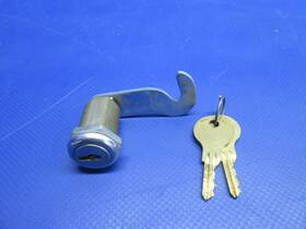 0126-747 Beech F6747r Baggage Door Lock Set With Key P/n Nos