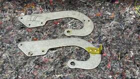 002-410055-37 Beechcraft 002-410055-41/002-410055-37 Baron Nose Baggage Door Hinge Pn