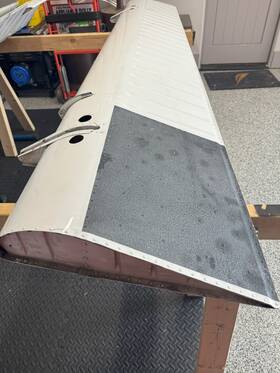 35-165050-606 Beechcraft Rh Flap Removed From Baron B55