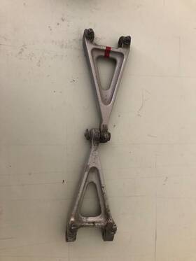 35-825061 Beechcraft Bonanza Nose Landing Gear Torque Link Knee Assy