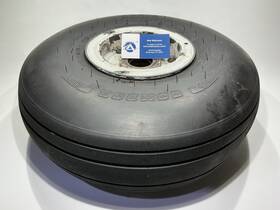 36-8001-3 Beechcraft P/n Wheel Assy Main Gear With Tire - Tread Wear Spot Ar