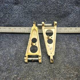 45-815011-8 Beechcraft F33a Main Gear Upper Torque Knee Price Per Each