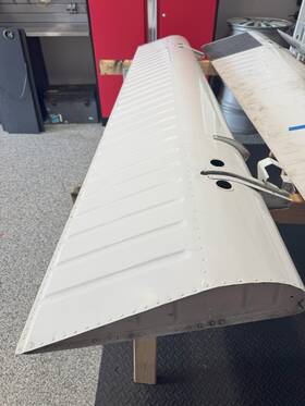 95-160000-607 Beechcraft Lh Flap Removed From Baron B55