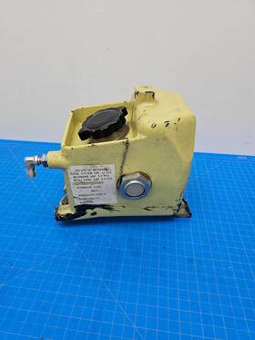 205-076-135-1 Bell Helicopter Uh-1h Hydraulic Tank Assy