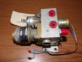304550-1001 Berter Corp Aircraft Hydraulic Valve Assy