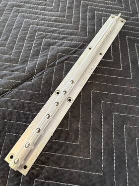 0411545-1 Cessna 150d Seat Rail Minimal Wear And No Cracks