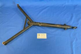 0413368-1 Cessna P/n 150 Control Column Inch Y Assy