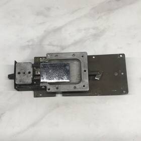 0413387-6 Cessna 150 / 152 Rh Door Latch Assembly - As Removed P/n -0413387-6