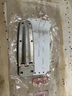 0413426-18 Cessna 150/152 Door Hinge 0413426-3