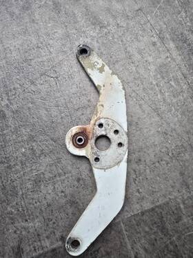0432166-3 Cessna 150 Elevator Bellcrank P/n