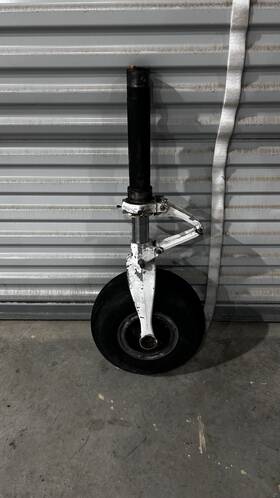Pn0442501 Cessna 0442501 150 Strut Assembly With Wheel. Pn0442501 Cessna 0442501 150 Strut Assembly With Wheel.
