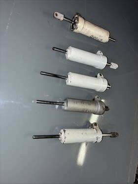 0442501-2 Cessna Lot Of Five 150 152 Yaw Shimmy Dampers Serviceable As Is