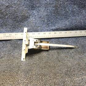 0511112-18 Cessna 172e Cabin Door Latch Assembly