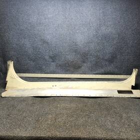 0511116-13 Cessna 172e Lower Door Sill Assy With Support Rh