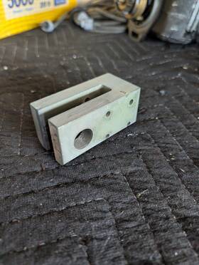 0512122 Cessna 150 172 182 Rear Spar Bearing Block