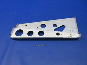 0625-1414 Cessna 0513363-2 172 Front Section Rh Tunnel Bulkhead P/n Nos
