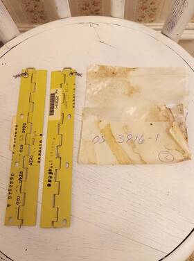 0523816-1 Cessna Lot Of 2 Aileron Hinge P/n - New Unused With Stickers
