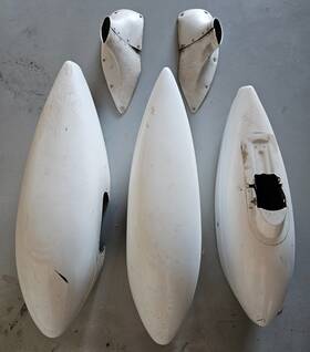 0541223-16 Cessna 0541223-17 172 Wheel Pant Brake Fairing Set And 17 / 0541224-1 2 Preowned