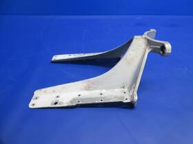 0543016-1 Cessna 172 / 172g Nose Gear Lower Fitting P/n 1224-991