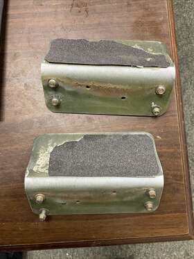 0701126-1 Cessna 0701126 182 Set Of Refueling Steps P/n -2