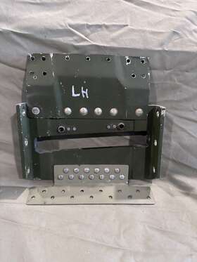 0713495-63-61 Cessna 0713495-63 Nice 180/185 Outboard Lh Landing Gear Casting P/n -57 -5