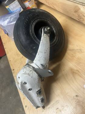 0742154-2c Cessna Mccauley Tailwheel 3400