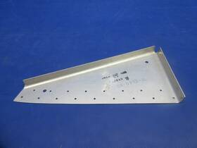 0813849-2 Cessna Rh Nose Wheel Well Gusset P/n 0425-959