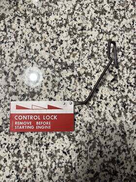 1260463-19 Cessna Control Lock Placard