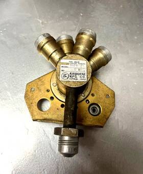 1516002-2 Cessna Airborne/cessna Fuel Selector #1516002-2 Airborne # 1h28-2 1516002-2 Cessna Airborne/cessna Fuel Selector #1516002-2 Airborne # 1h28-2