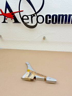 1542060-14 Cessna Bracket Hinge P/n 3373