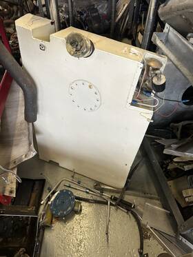 172100 Cessna 172 Griggs Aux. Fuel Tank Assy 0000