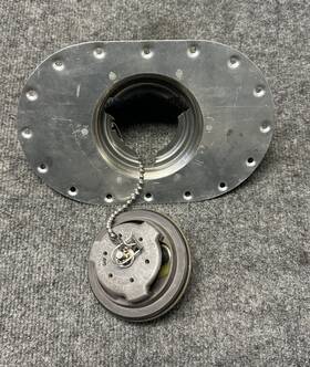 2121039-1 Cessna 99321 210 Fuel Cover Assy With Shaw Aero Cap -p/n And P/n