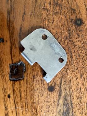 2417003-1 Cessna 120 140 150 Hinge Half Nice Shape Pn 0411579. Gum