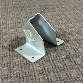 2550147-1 Cessna Tr182 Throttle Bracket - P/n As Removed