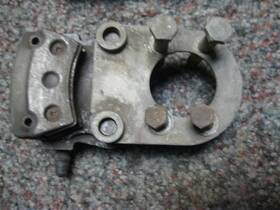 30-63b Cessna Cleveland Main Brake Caliper Assy With Axle Bracket As Is 30-63b Cessna Cleveland Main Brake Caliper Assy With Axle Bracket As Is
