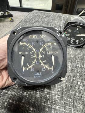 302-902-004 Cessna Twin 414a Fuel Gage