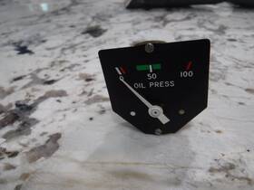 444679 Cessna Oil Pressure Gage