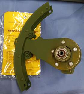 5025000-6 Cessna P/n Aileron Bellcrank With Serviceable Tag