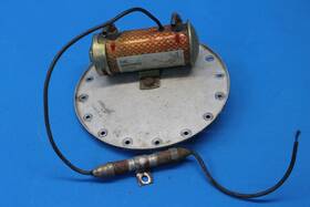 6508092-1 Cessna Used Textron Aircraft Fuel Pump With Mounting Plate P/n 26225