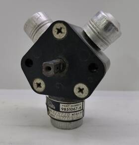 9851067-4 Cessna Fuel Selector Valve No Handle #9851067-4 As Removed