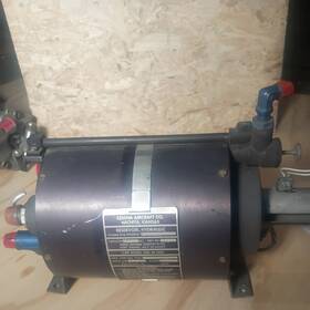 9912052-1 Cessna Main Reservoir Hydraulic
