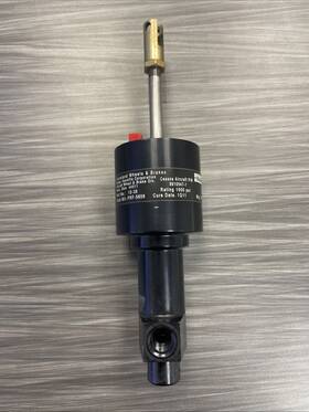 9910547-1 Cessna Aircraft Parts 5044000-1 C401/402/414/421 Master Brake Cylinder Assy