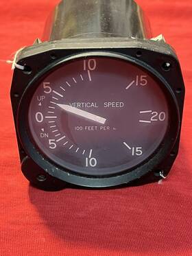 C661080 Cessna United Instruments Vsi Pn 0101 7000