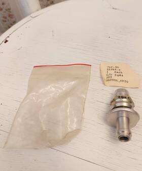 S1964-4 Cessna Drain Oil Valve P/n