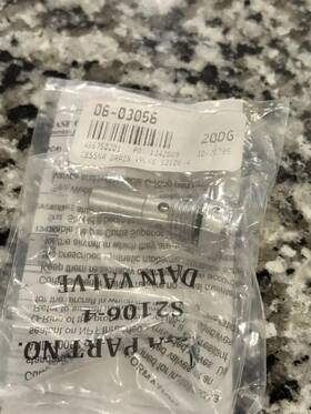 S2106 Cessna 4 Drain Valve With 8130