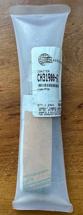 Ch31900-6 Champion Aerospace Turbine Engine Igniter Plug For Dc-8 Plane